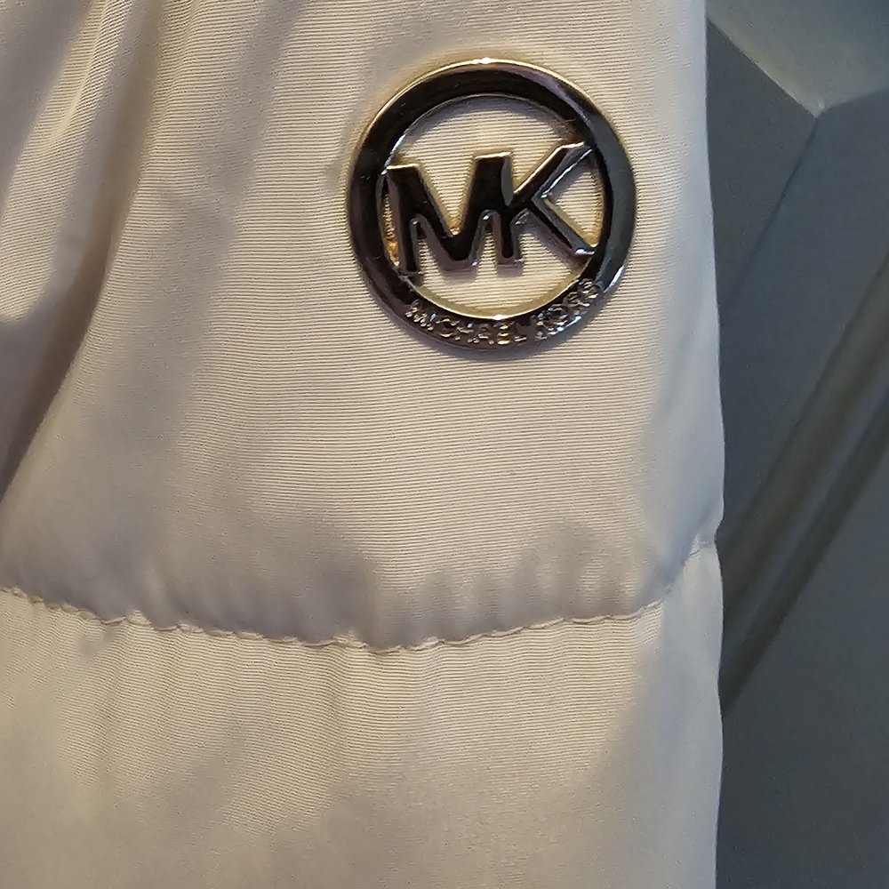 Michael Kors Cream and White Embroidered Logo Label - Picture 3 of 7